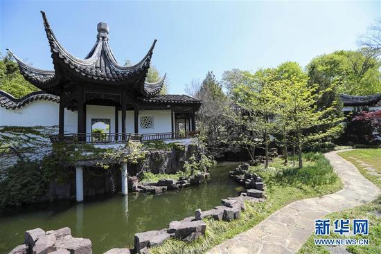 在紐約寄興園體驗(yàn)中國園林之美