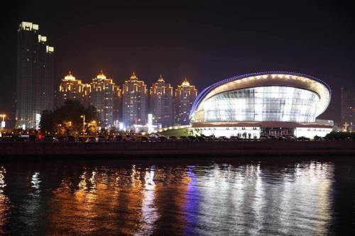 大連星海廣場(chǎng)——亞洲最大的城市廣場(chǎng)
