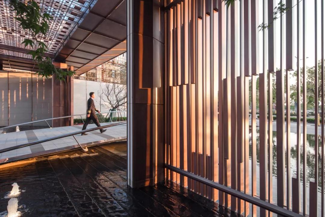 有的魚是永遠都關不住的 | 公元2040