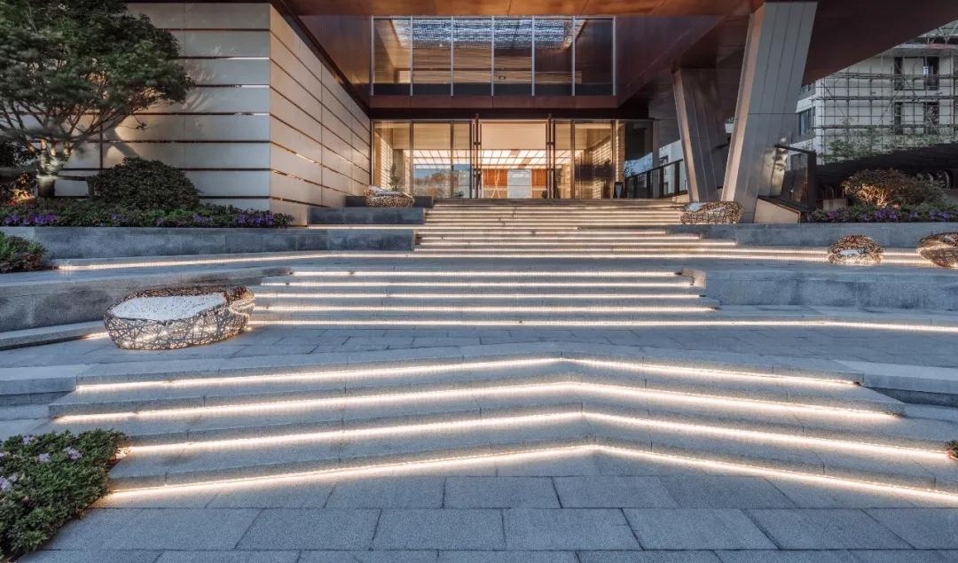 有的魚是永遠都關不住的 | 公元2040