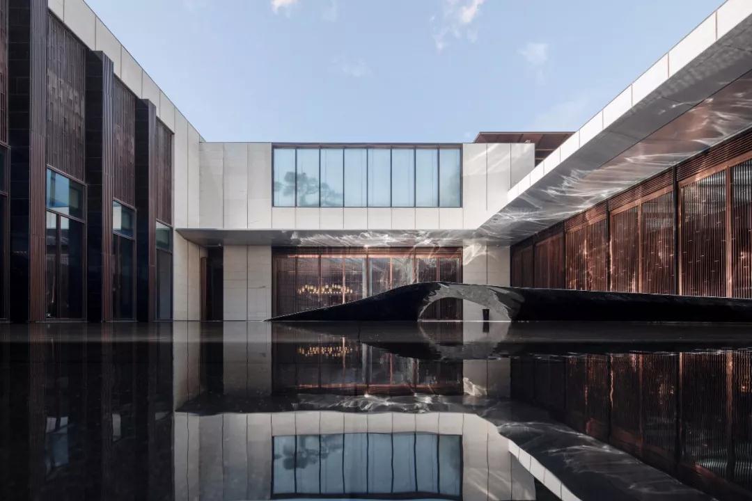 有的魚是永遠都關不住的 | 公元2040