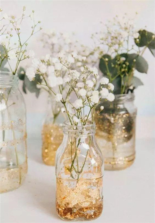 這樣插花，即使花謝了屋子依然會(huì)很美