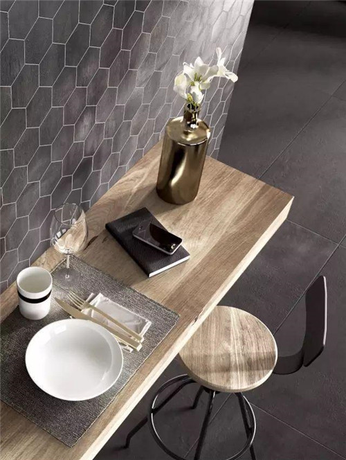 這樣插花，即使花謝了屋子依然會(huì)很美