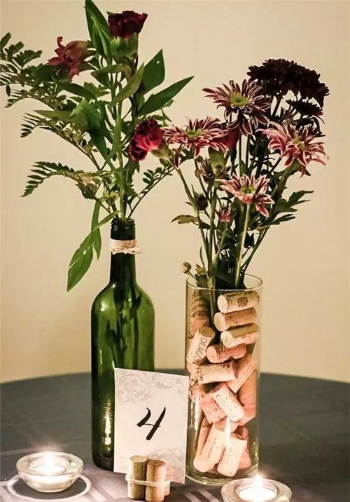 這樣插花，即使花謝了屋子依然會(huì)很美