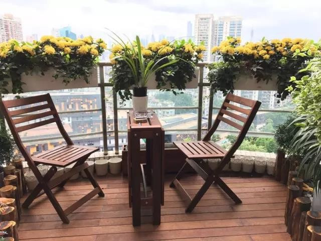 陽臺花園設計:愿你有一個陽臺繁花爬過欄桿