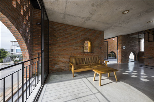 幸福的四口之家