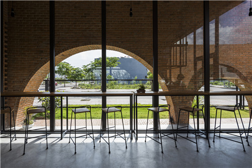 幸福的四口之家