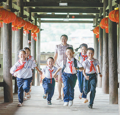 千年廊橋古韻長