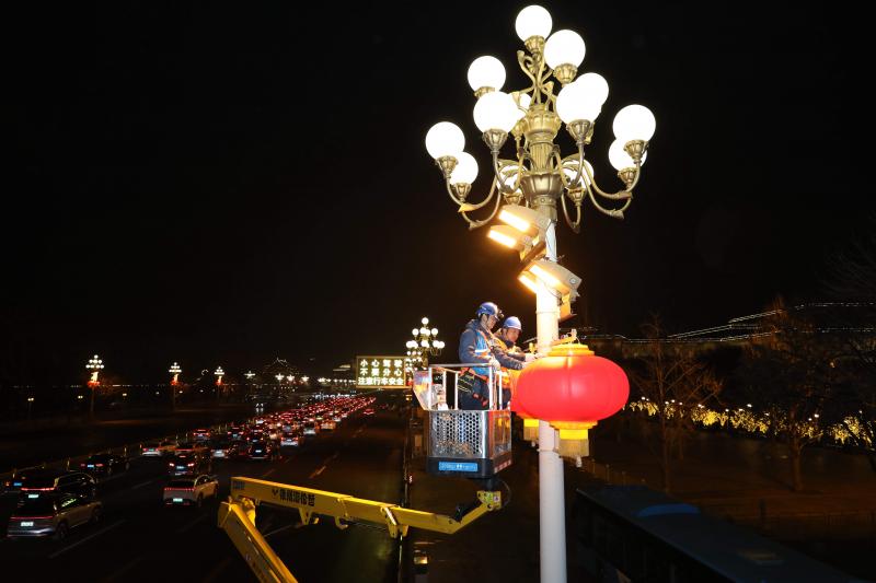 長安街及沿線景觀布置進入“春節模式”