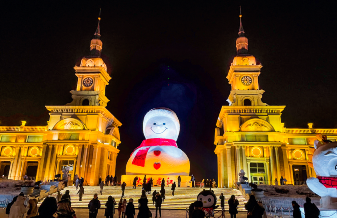 設(shè)計者揭秘哈爾濱音樂公園大雪人如何誕生