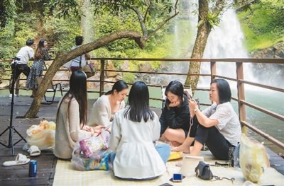 畢業(yè)旅行成暑期游熱門，對(duì)年輕人有什么作用？