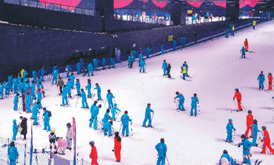 室內(nèi)冰雪游成暑期消費(fèi)亮點