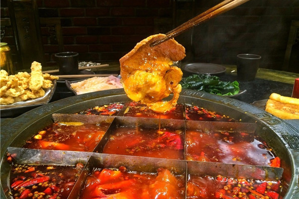 全國人大代表嚴琦：深化“美食+文化+旅游”融合